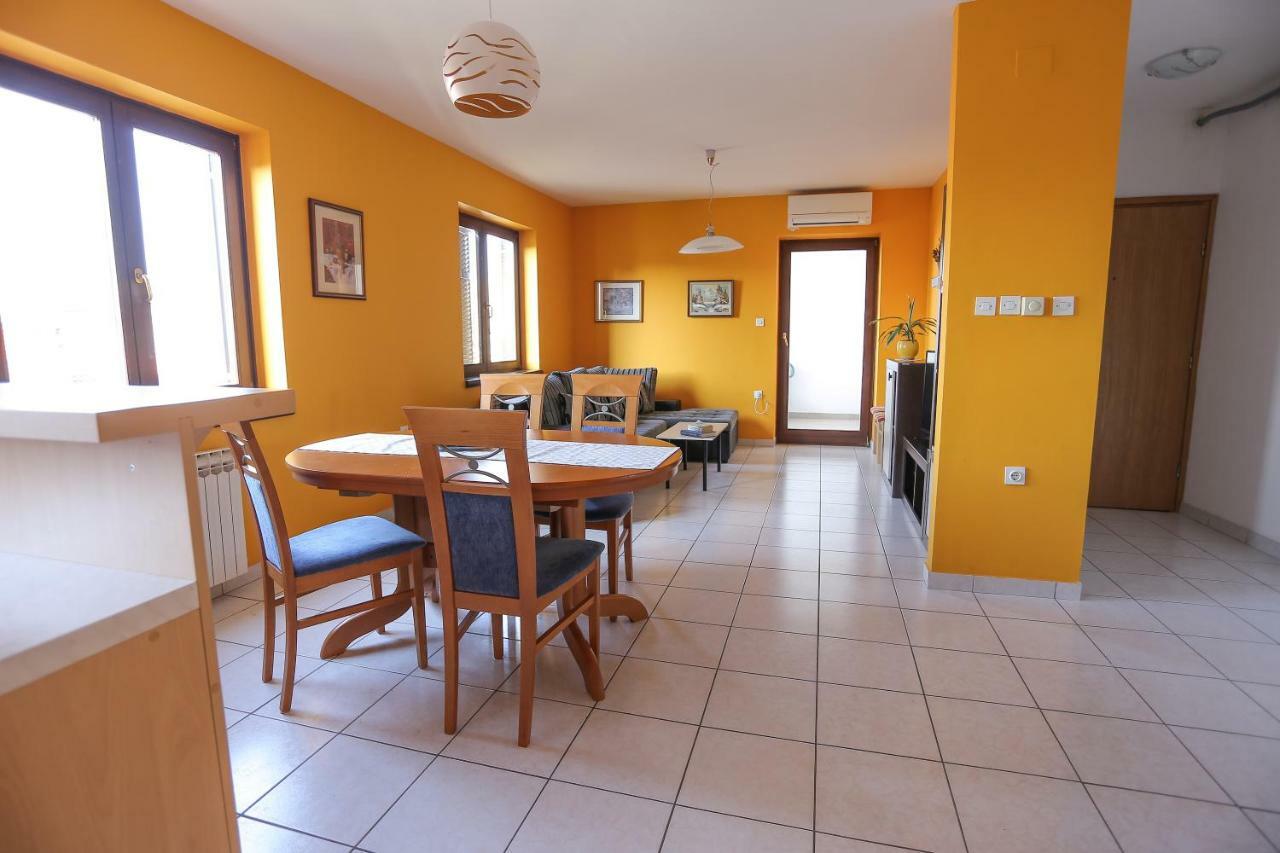 Apartment Sunny Place Pula Exterior foto
